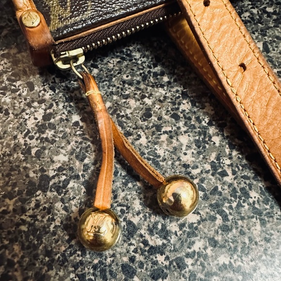 Louis Vuitton Popincourt Haut Tote Bag - Picture 14 of 16